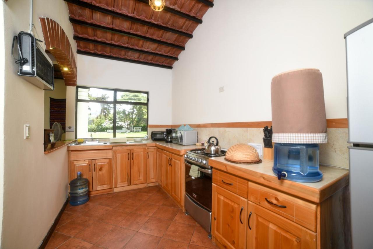 Villas Jucanya Super Higienizadas Panajachel Exterior foto